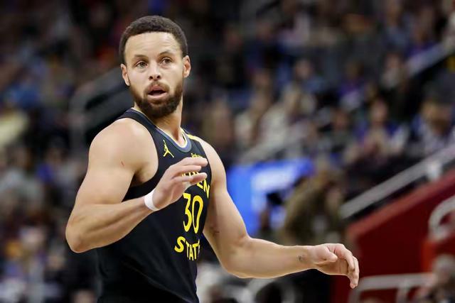 梅西巅峰对决，库里与80激战DWG分钟，赛况扑朔迷离胜负难料！